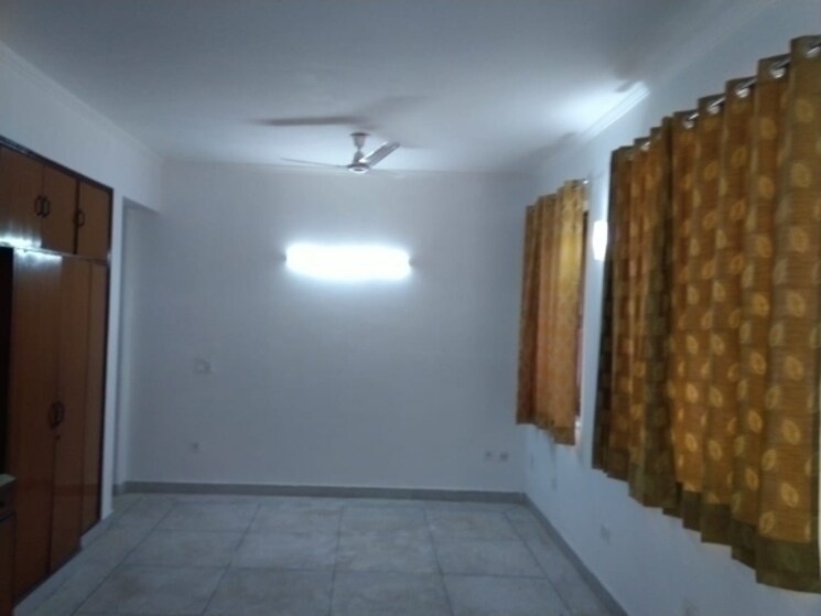 Room, sector 52 6 Bedroom 198 Sq.Mt. Villa In Sector 52 Noida 7386418