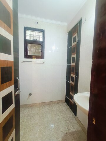 Attached Bathroom in 5 BHK Builder Floor at Green Fields Colony – for Sale