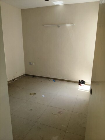 Room in 2 BHK Apartment at Signature Global Signum 93, Sector 93 – for Sale