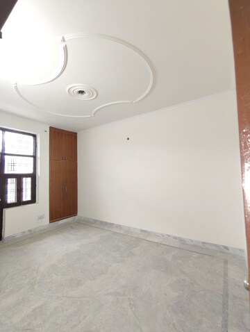 Room in 3 BHK Builder Floor at Spring Field, Sector 31 – for Sale
