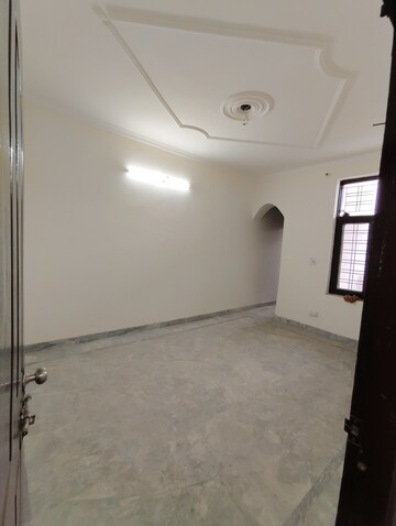 Room in 3 BHK Builder Floor at Spring Field, Sector 31 – for Sale