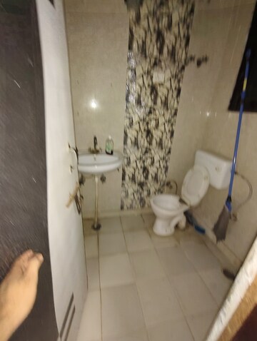 Bathroom in 3 BHK Builder Floor at Spring Field, Sector 31 – for Sale