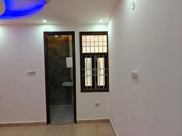 Room in 3 BHK Builder Floor at Uttam Nagar West – for Sale