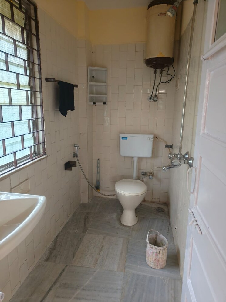 Bathroom, ravi-solitude 2 Bedroom 850 Sq.Ft. Apartment In Mahim Mumbai 7386961
