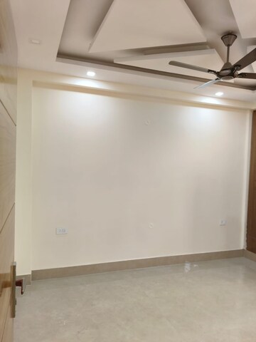 Room in 3 BHK Builder Floor at Sector 28 – for Sale