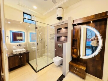 Attached Bathroom in 5 BHK Villa at Chitrakoot – for Sale