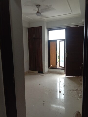 Room in 2 BHK Builder Floor at Palm Residency Chhatarpur, Chattarpur – for Sale