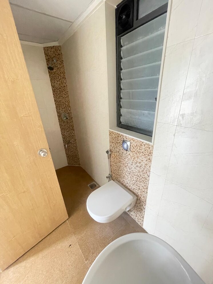 Bathroom, lodha-palava-city 2 Bedroom 810 Sq.Ft. Apartment In Dombivli East Thane 7387823