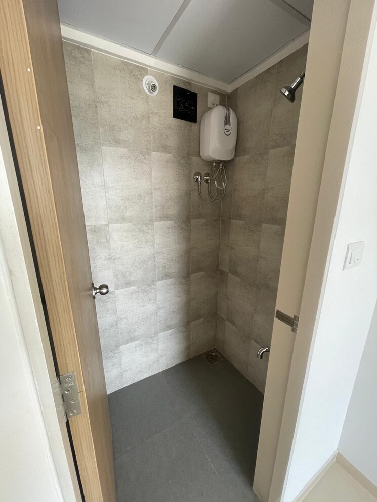 Bathroom, lodha-palava-city 2 Bedroom 810 Sq.Ft. Apartment In Dombivli East Thane 7387823