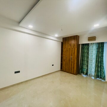 Room in 3.5 BHK Builder Floor at Ansal API Esencia, Sector 67 – for Sale