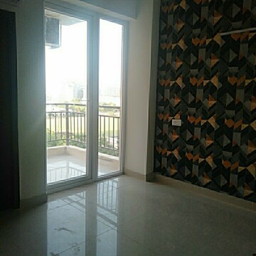 Room in 3.5 BHK Apartment at Patiala Road – for Sale