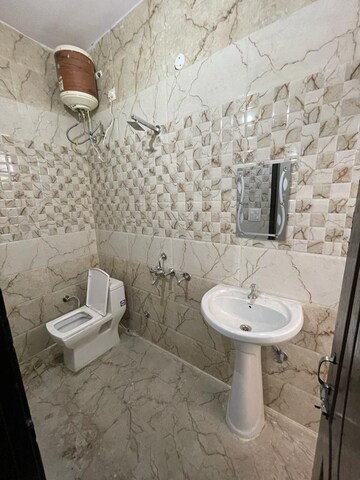 Bathroom in 2 BHK Apartment at Penta Homes, Vip Road – for Sale