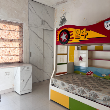 Team Area in 3 BHK Apartment at Sector 75 – for Sale