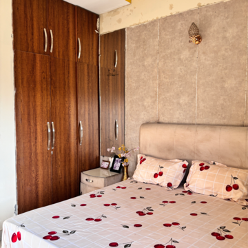 Bedroom in 3 BHK Apartment at Sector 75 – for Sale