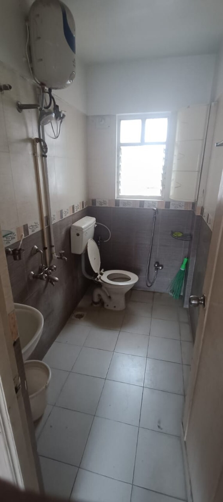 Bathroom, hari-ganga 3 Bedroom 1320 Sq.Ft. Apartment In Yerawada Pune 7389020