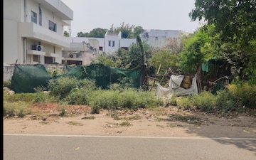 Plot For Sale in Krishna Nagar