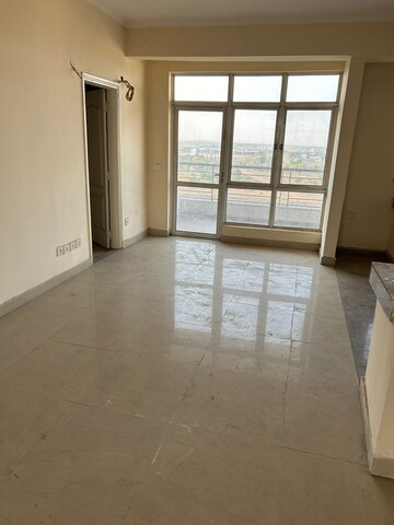 Room in 4 BHK Apartment at Raheja Sampada, Sector 92 – for Sale
