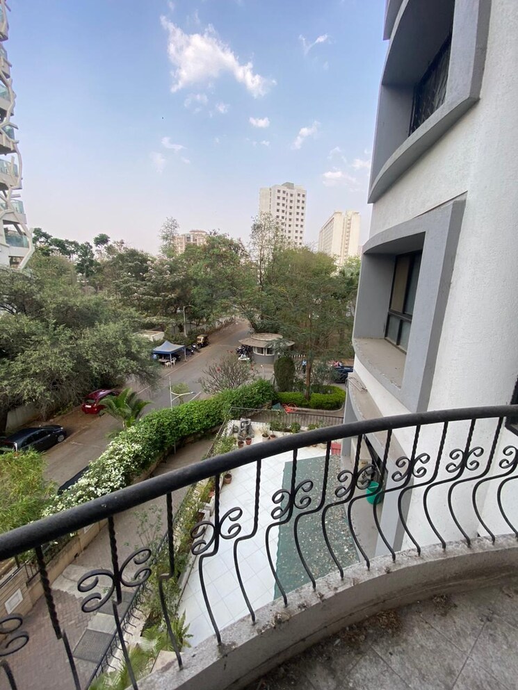 Resale 2 Bedroom 1335 Sq.Ft. Apartment in Devi Empress Court, Kavade ...