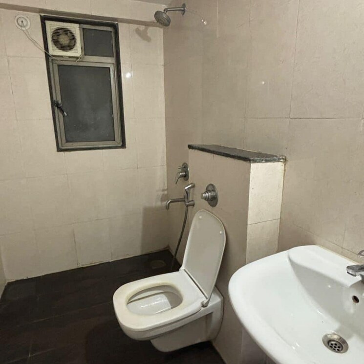 Bathroom, lodha-palava-exotica 2 Bedroom 960 Sq.Ft. Apartment In Khidkali Thane 7389461