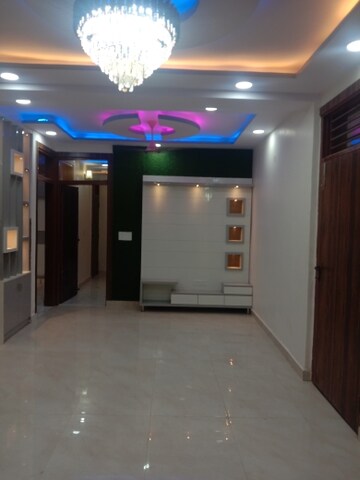 Room in 3 BHK Builder Floor at Dwarka Mor – for Sale