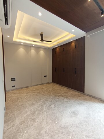 Room in 2 BHK Builder Floor at Lajpat Nagar – for Sale