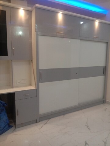 Furnished Amenities in 3 BHK Builder Floor at Dwarka Mor – for Sale