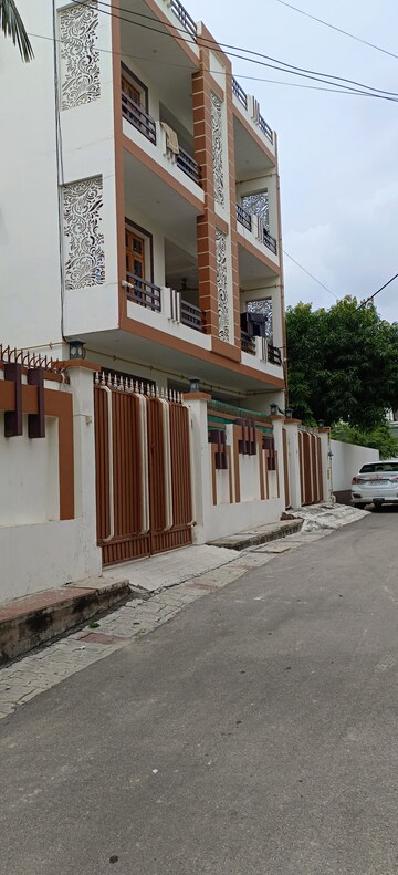  Plot For Sale in Gomti Nagar