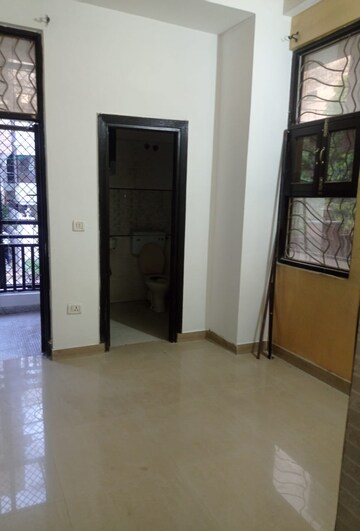 Room in 3 BHK Apartment at Sublime Spring Elmas, Sector 12 Greater Noida – for Sale
