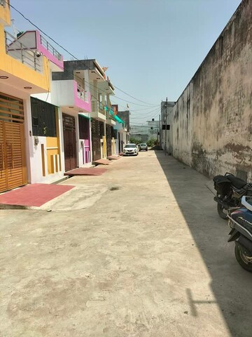 Parking in 2 BHK Independent House at Gomti Nagar – for Sale