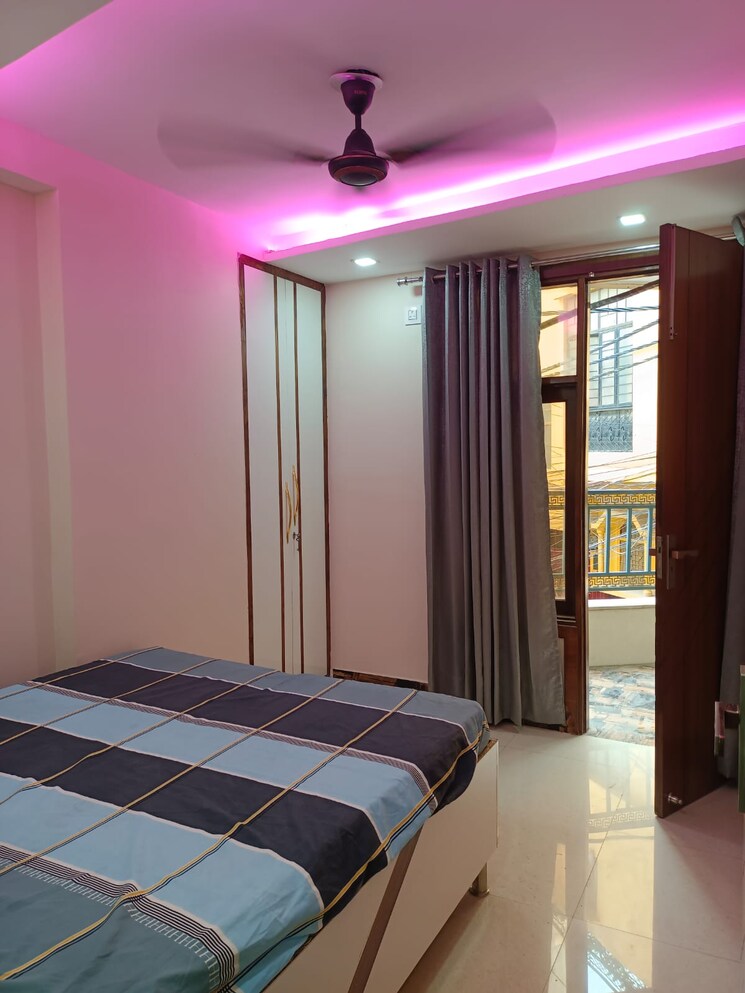 Bedroom, mahavir enclave 4 Bedroom 115 Sq.Yd. Builder Floor In Mahavir Enclave Delhi 7390421