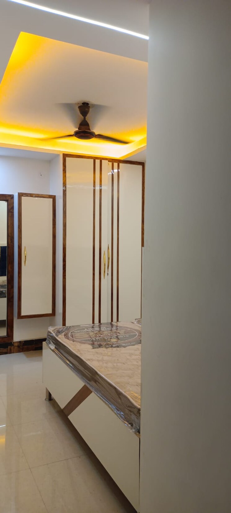 Room, mahavir enclave 4 Bedroom 115 Sq.Yd. Builder Floor In Mahavir Enclave Delhi 7390421