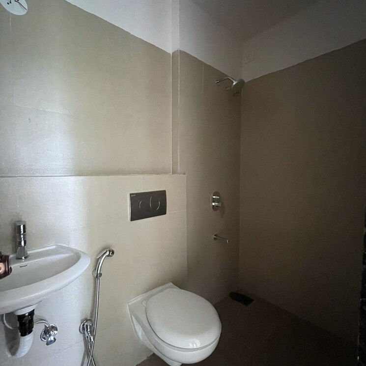 Bathroom, je-and-vee-om-trimurti 2 Bedroom 687 Sq.Ft. Apartment In Dindoshi Mumbai 7390761
