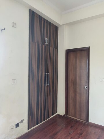 Room in 3 BHK Apartment at 3C Lotus Boulevard, Sector 100 – for Sale