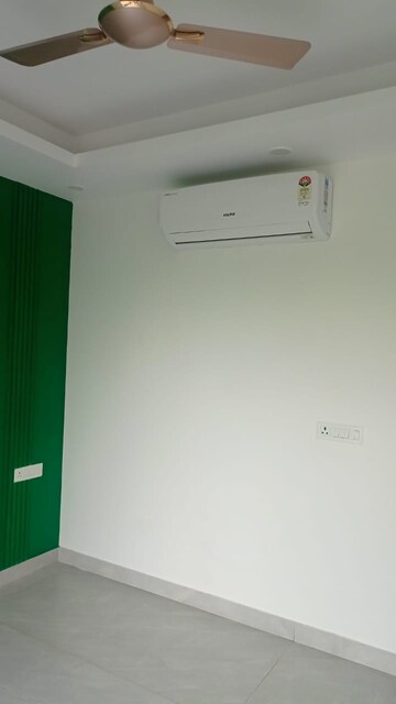 Room in 3 BHK Apartment at Ireo The Corridors, Sector 67a – for Sale