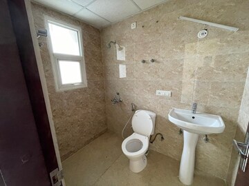 Bathroom in 3.5 BHK Apartment at Omaxe Waterscapes, Gomti Nagar – for Sale