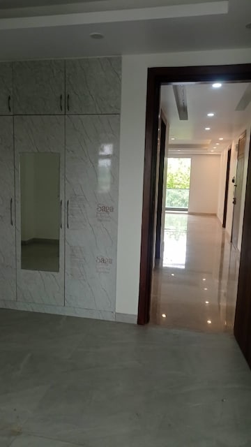 Building Lobby in 3.5 BHK Apartment at Ireo The Corridors, Sector 67a – for Sale