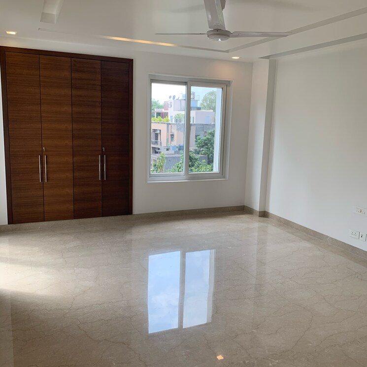 Room, shanti niketan 5 Bedroom 9000 Sq.Ft. Builder Floor In Shanti Niketan Delhi 7390967