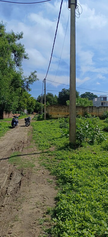  Plot For Sale in Gomti Nagar
