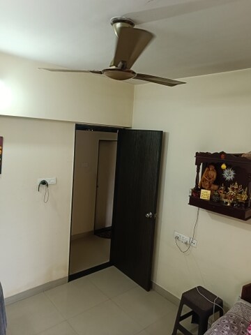 Furnished Amenities in 2 BHK Apartment at Hubtown Gardenia, Mira Road – for Sale
