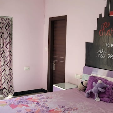 Room in 3.5 BHK Apartment at Sector 2, Dwarka – for Sale