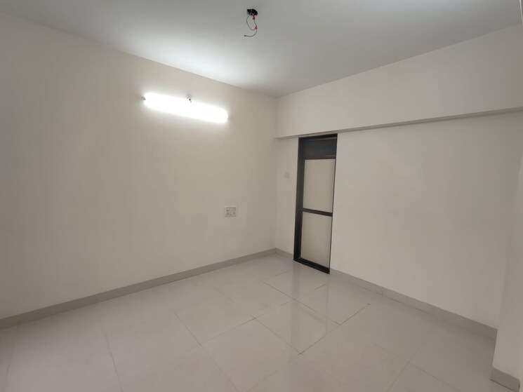 Master Bedroom, paranjape-schemes-vighna-rajendra 3 Bedroom 900 Sq.Ft. Apartment In Jogeshwari West Mumbai 7392295