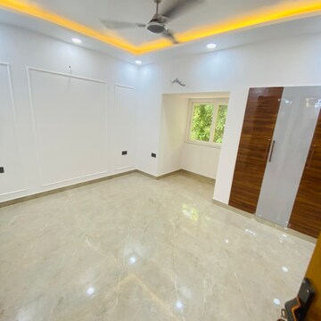 Room in 3 BHK Apartment at Sector 3 Dwarka – for Sale