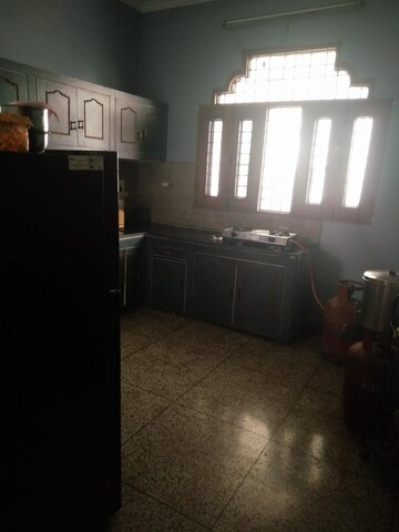 Parking in 6+ BHK Independent House at Gomti Nagar – for Sale