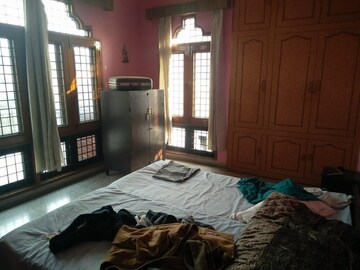 Bedroom in 6+ BHK Independent House at Gomti Nagar – for Sale