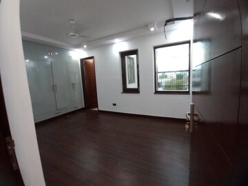 Room in 6+ BHK Independent House at Sector 41 – for Sale