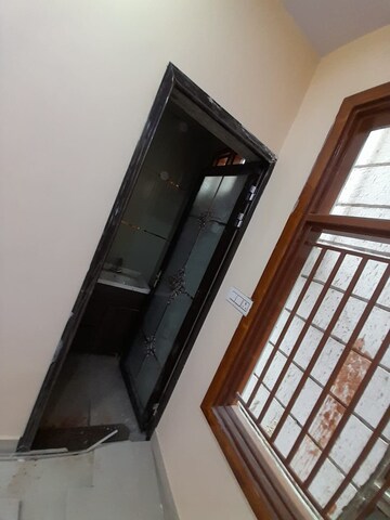 Furnished Amenities in 2 BHK Builder Floor at Dwarka Mor – for Sale