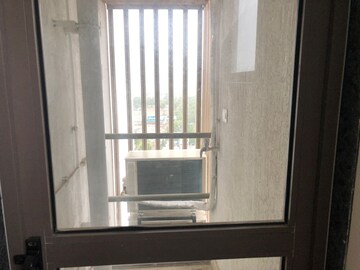 Room in 1 BHK Apartment at Lodha Casa Viva, Majiwada – for Sale