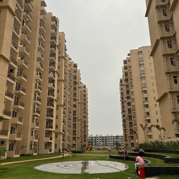 2 BHK Apartment For Sale in Signature Orchard Avenue 2, Hayatpur