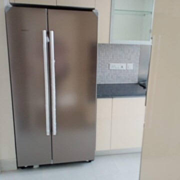 Room in 3 BHK Apartment at Conscient Heritage Max, Sector 102 – for Sale