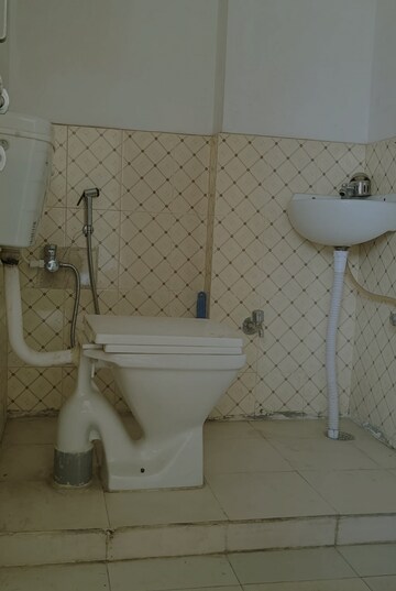 Bathroom in 5 BHK Independent House at Iim Road – for Sale